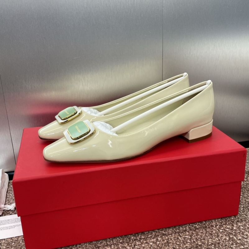 Ferragamo flat shoes